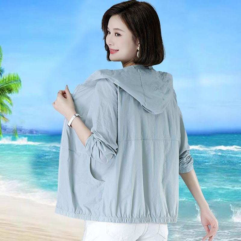 Sun protection clothing for women 2023 new anti-UV middle-aged mother's clothing large size loose long-sleeved hooded lightweight outdoor clothing