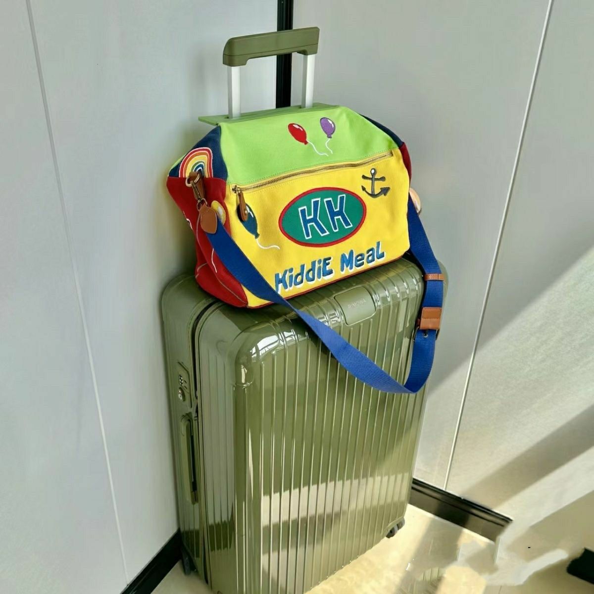 蟹黄包系列旅行袋大容量便当包斜挎包时尚收纳旅行包可爱手提袋
