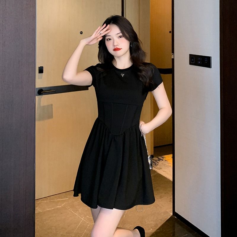 Xiaozi Korean chic French hot girl black short-sleeved round neck high waist slimming a-line dress women's clothing