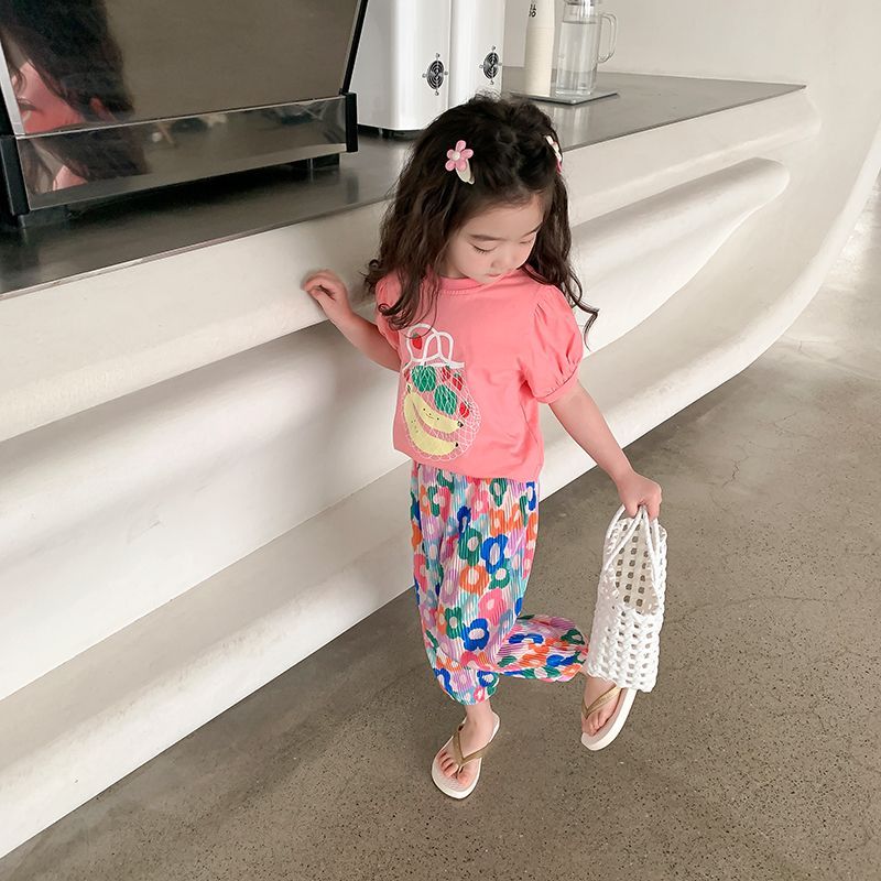 2023 new style casual and stylish two-piece set for small and medium-sized children, cute cartoon printed short-sleeved girls summer suit floral pants