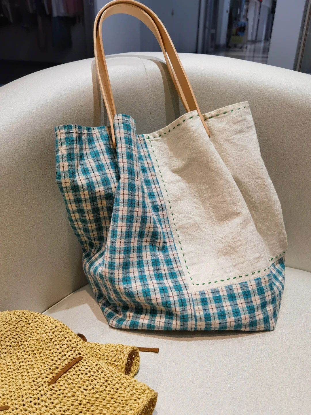 Japanese ins wind canvas bag for women with large capacity niche design literary fresh plaid large capacity shoulder cloth...