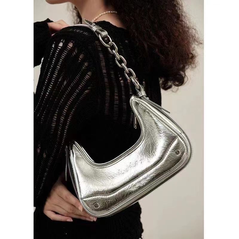 Underarm bag women's summer  new style this year's popular high-end niche chain fashion commuter cross-body baguette bag