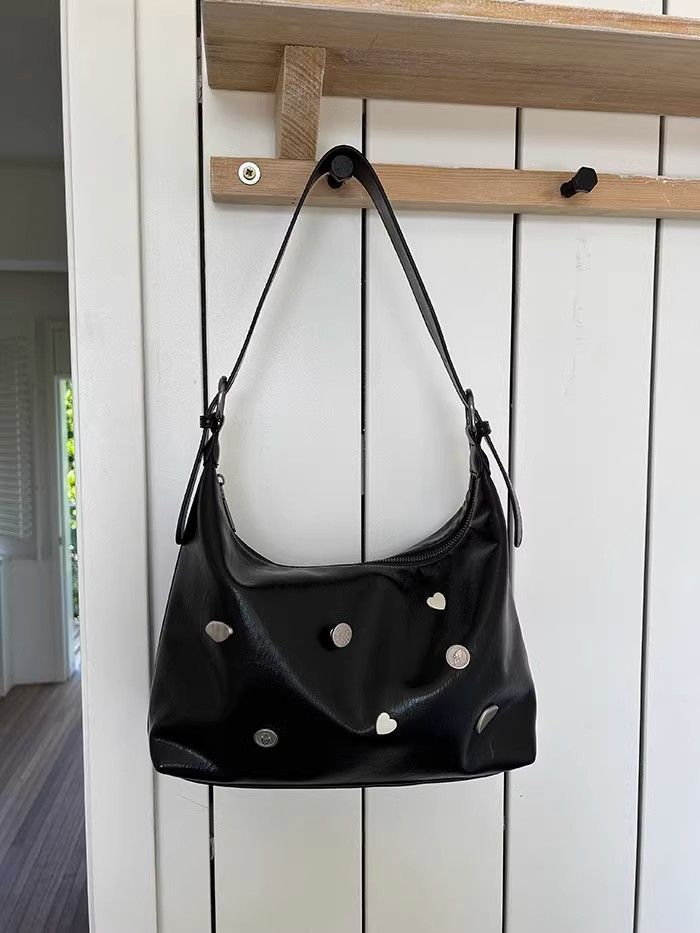 Women's bag large capacity student commuting to class 2023 spring new fashion trendy shoulder crossbody bag waterproof tote bag