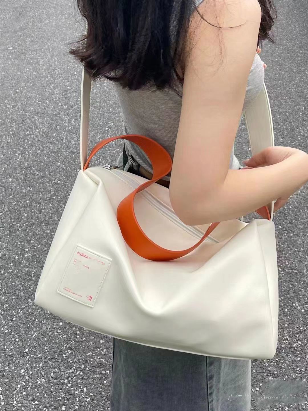 斜挎包女休閒運動健身大容量旅行PU單肩包 通勤包包