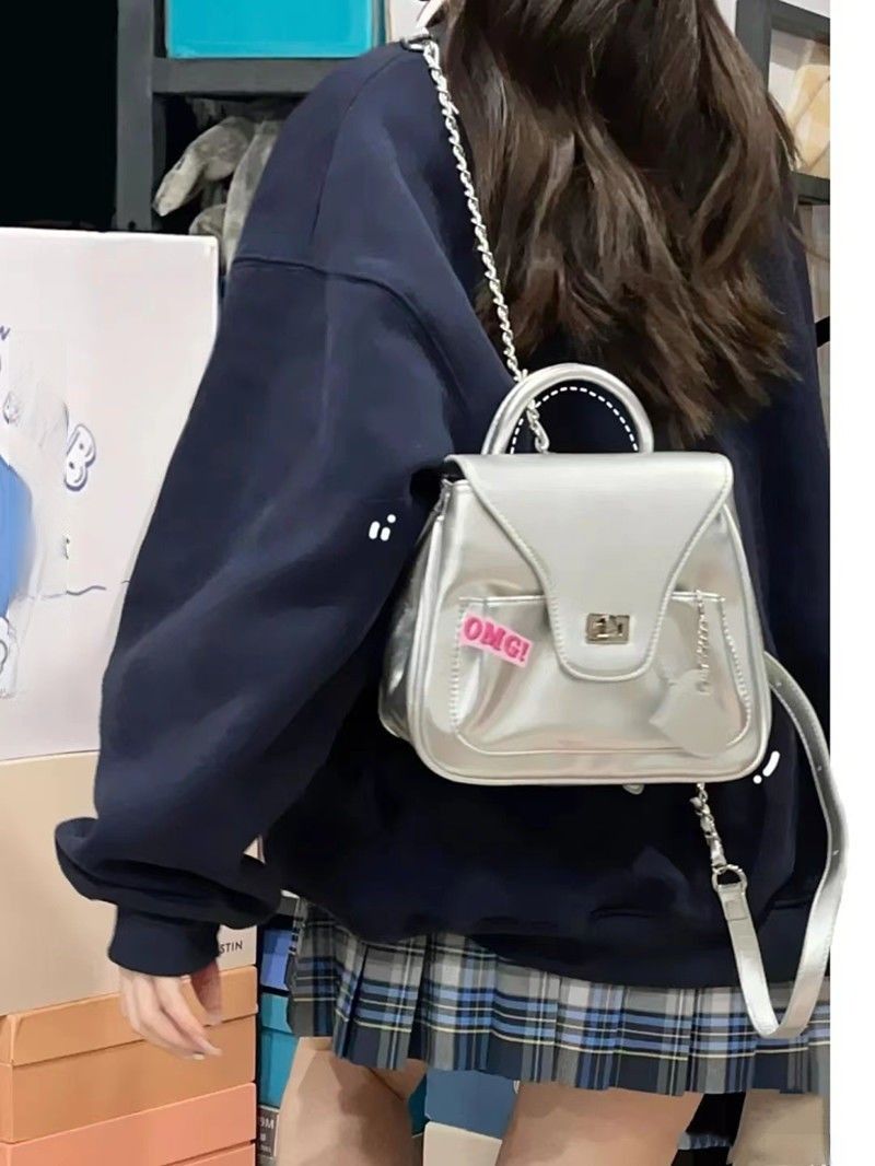 小眾潮牌夏季新款銀色雙肩包2024油蠟皮鏈條小方包女手提單肩包