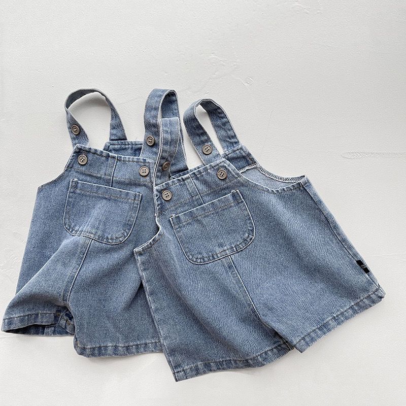 Baby shorts summer outer wear 2023 unisex denim suspender shorts thin super soft children's five-quarter pants trendy