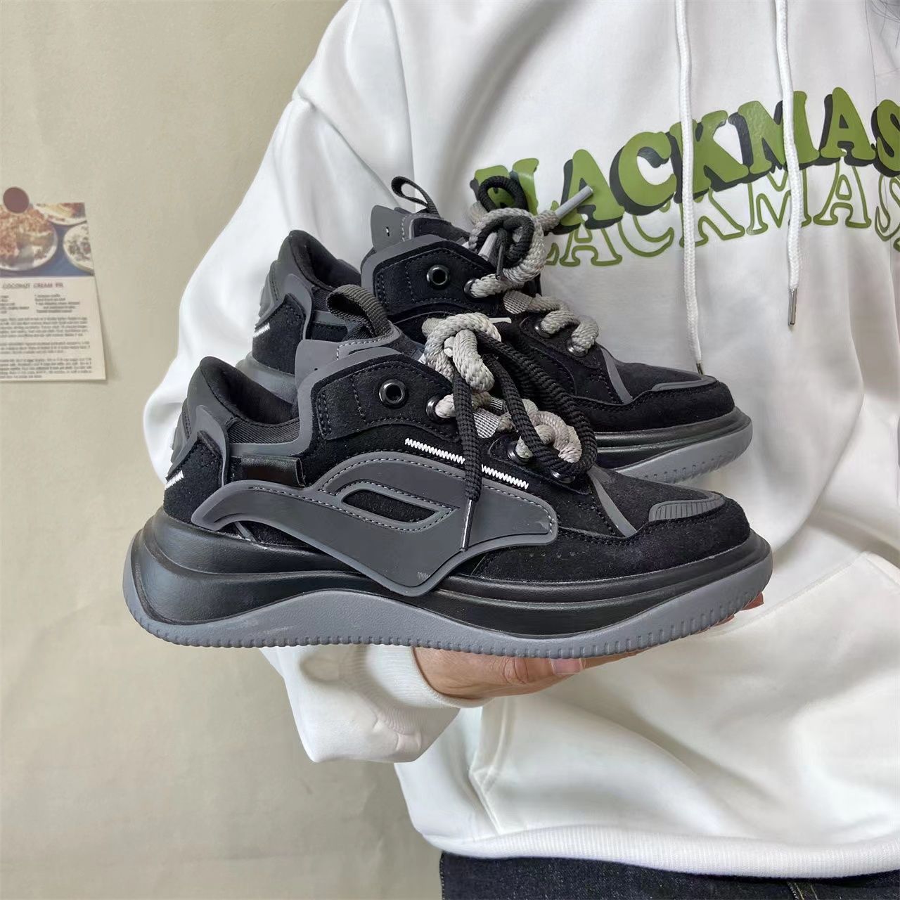 2026 Spring Original Design Casual Bread Shoes Unisex Platform Sneakers_voghion.com
