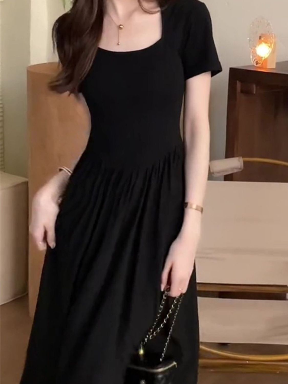 法式方领短袖黑色连衣裙2023女新款夏季设计感收腰显瘦a字长裙子