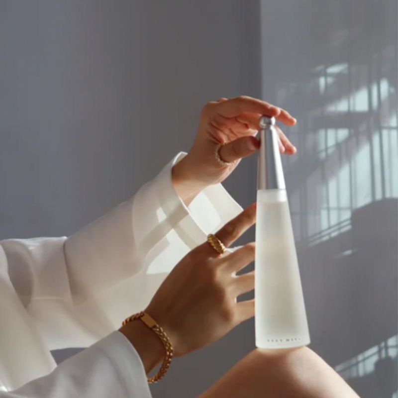 Wow! Parfyme som forbipasserende stiller spørsmål ved, lett og rent vann, menn og kvinner, langvarig duft, lite antall studenter, eau de toilette_voghion.com