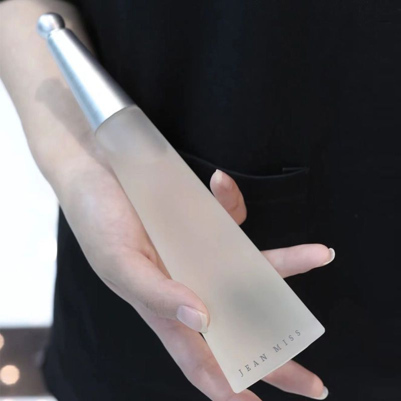 Wow! Parfyme som forbipasserende stiller spørsmål ved, lett og rent vann, menn og kvinner, langvarig duft, lite antall studenter, eau de toilette_voghion.com