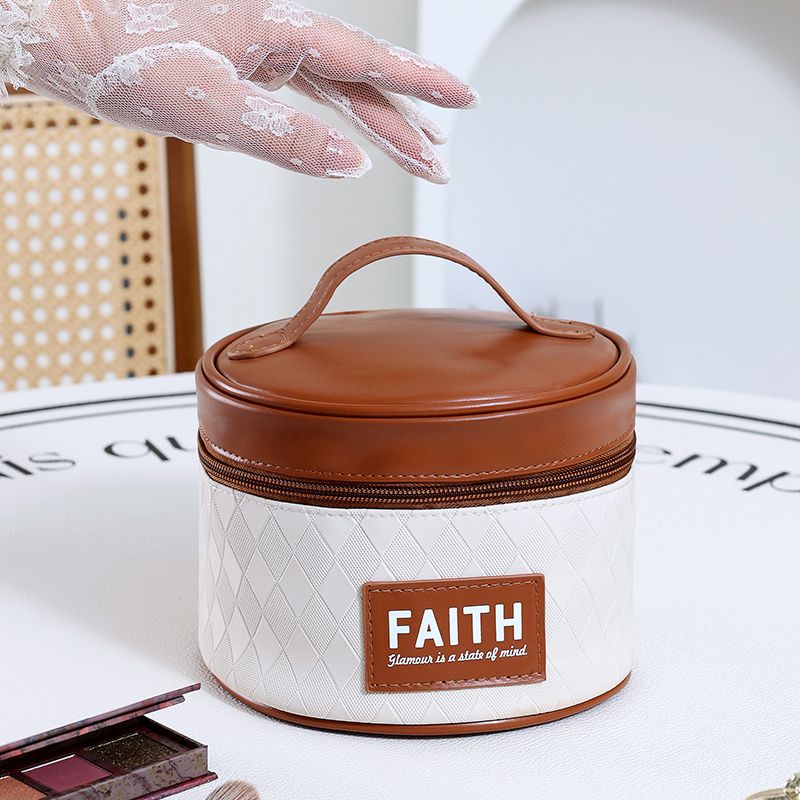 Light luxury large-capacity cosmetic bag 2023 new women's portable waterproof travel skin care product jewelry storage bag wash bag