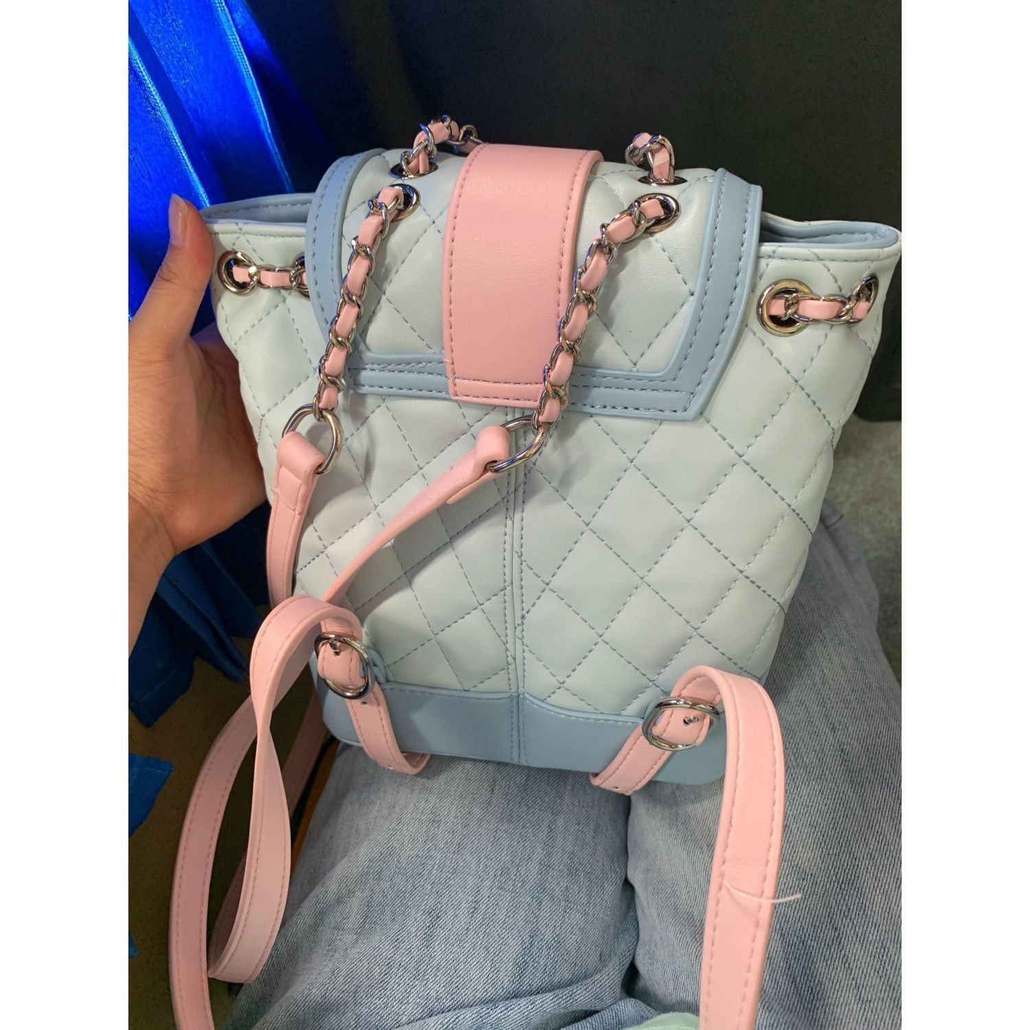 Xiaoxiangfeng rhombus contrasting color backpack 2023 new bag women's high-end large-capacity cross-body chain small backpack