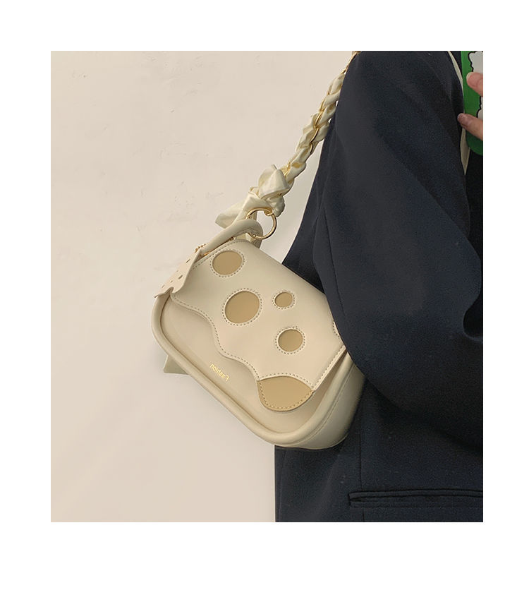 FOUR ONE Xia Xiaozhon Ins da donna, versatile formaggio sotto le ascelle, piccolo quadrato Ba Hih, tracolla monospalla di qualità_voghion.com