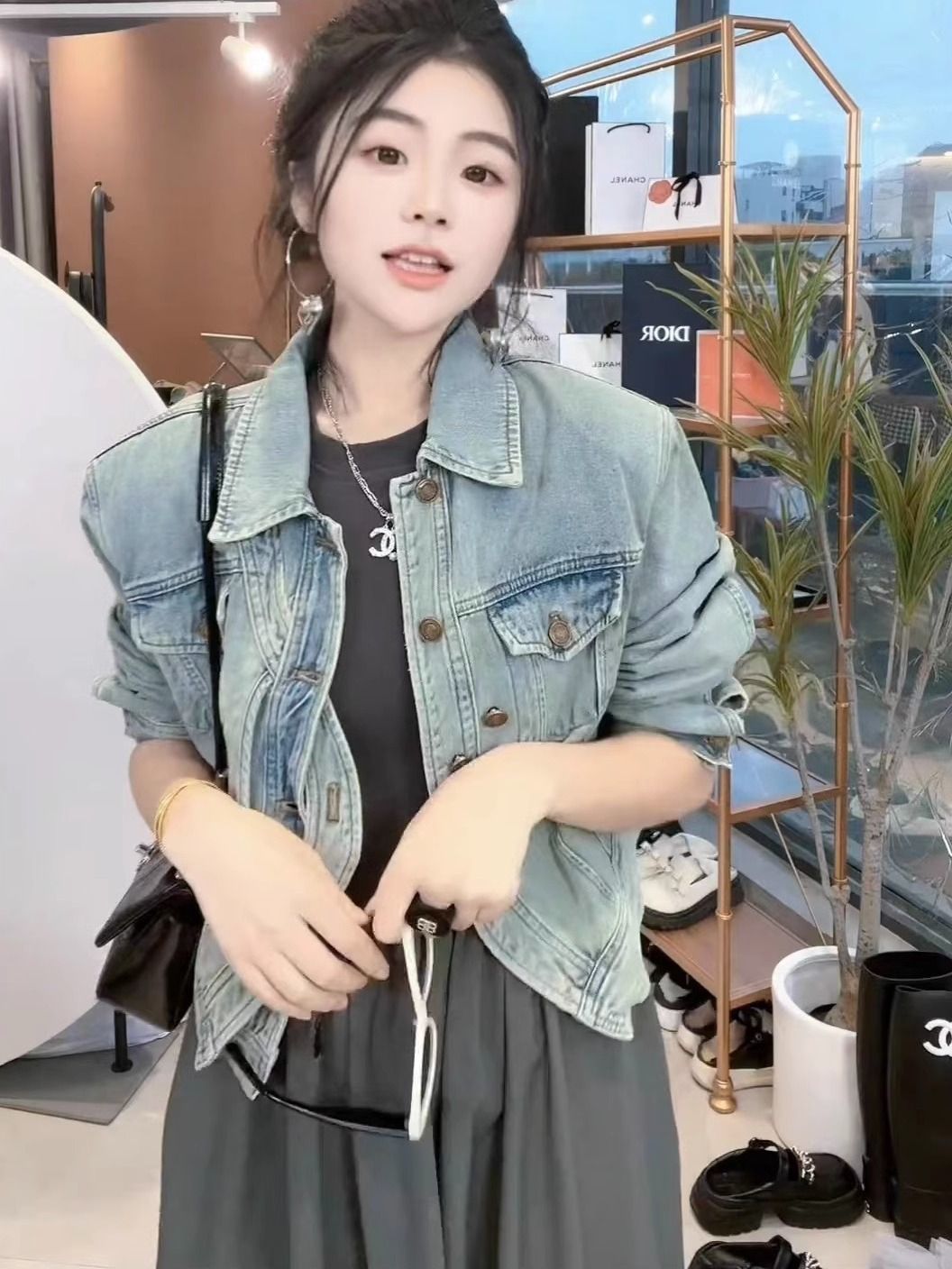 American retro short style distressed denim jacket female  spring and autumn new Korean version loose all-match small fragrant wind jacket