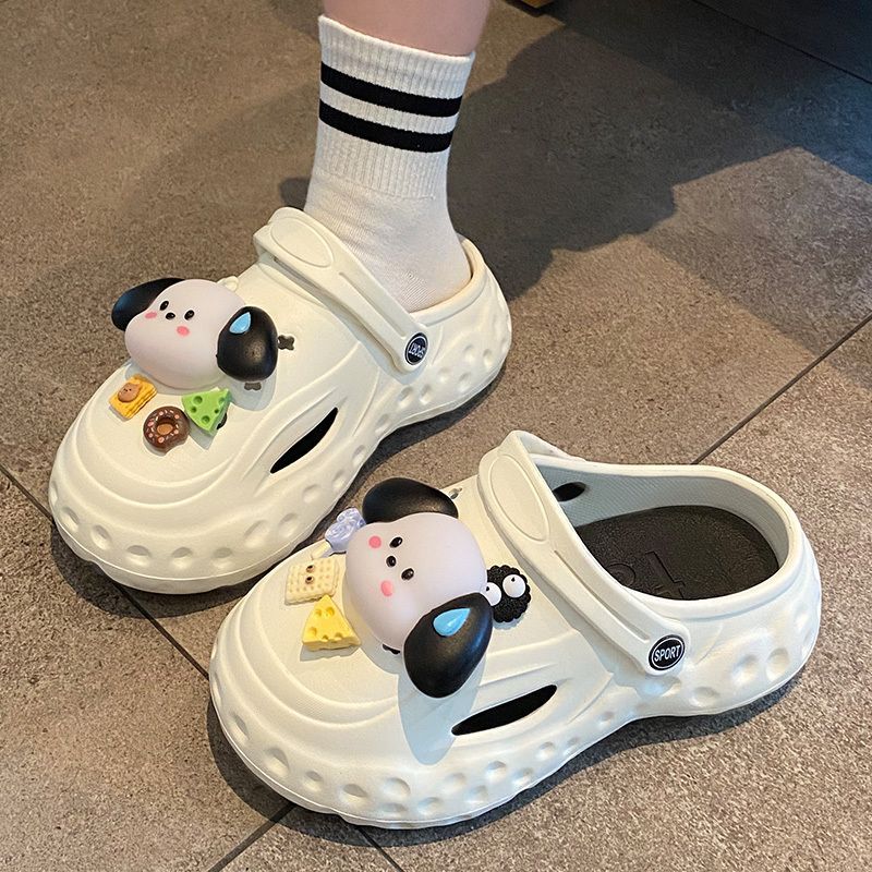 Cute Cartoon Crocs Women's 2023 New Summer Outerwear Internet Celebrity Super Popular Thick-Soled Anti-Slip Slippers