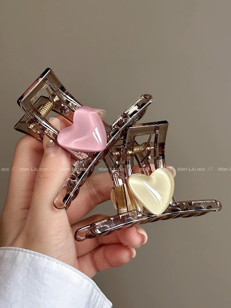 Jelly-like resin love medium size gripper 2023 new high-end cute shark clip hairpin headwear on the back of the head