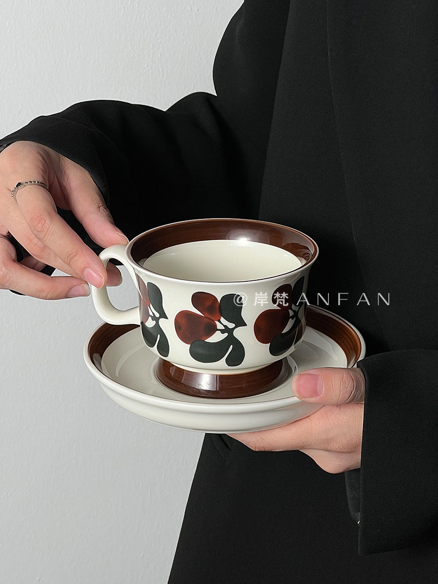 Medieval creative ceramic coffee cup and saucer set exquisite afternoon tea hand-painted mug with handle water cup