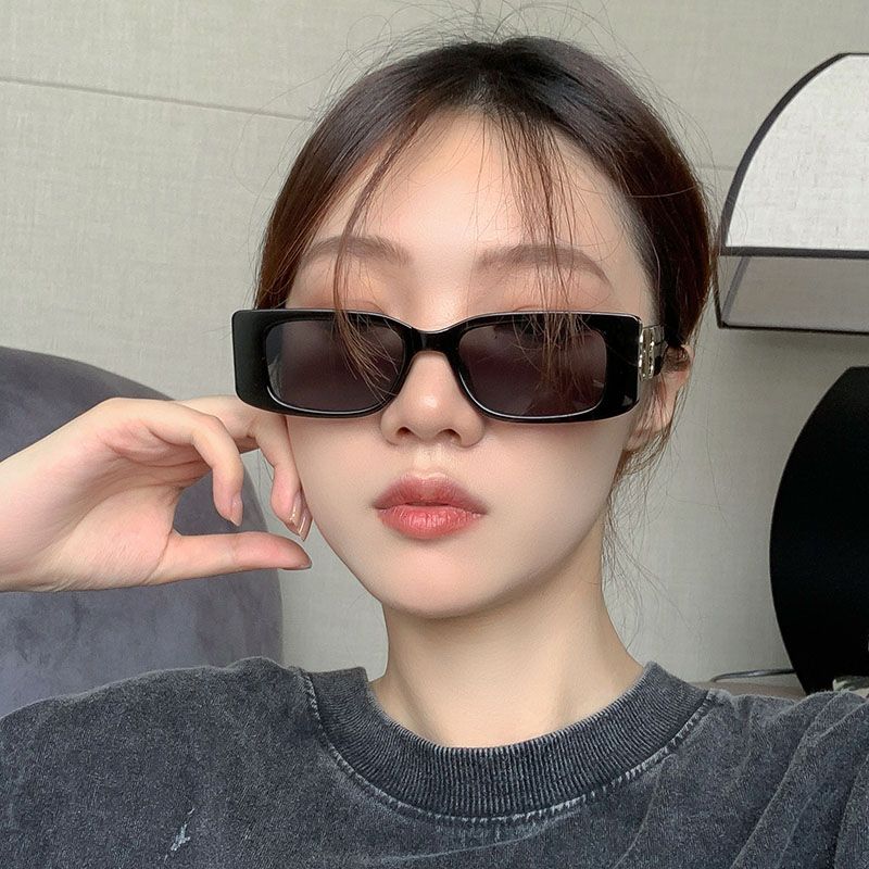 2023新款歐美ins小臉辣妹偏光墨鏡小款復古方形蹦迪簡約太陽鏡女