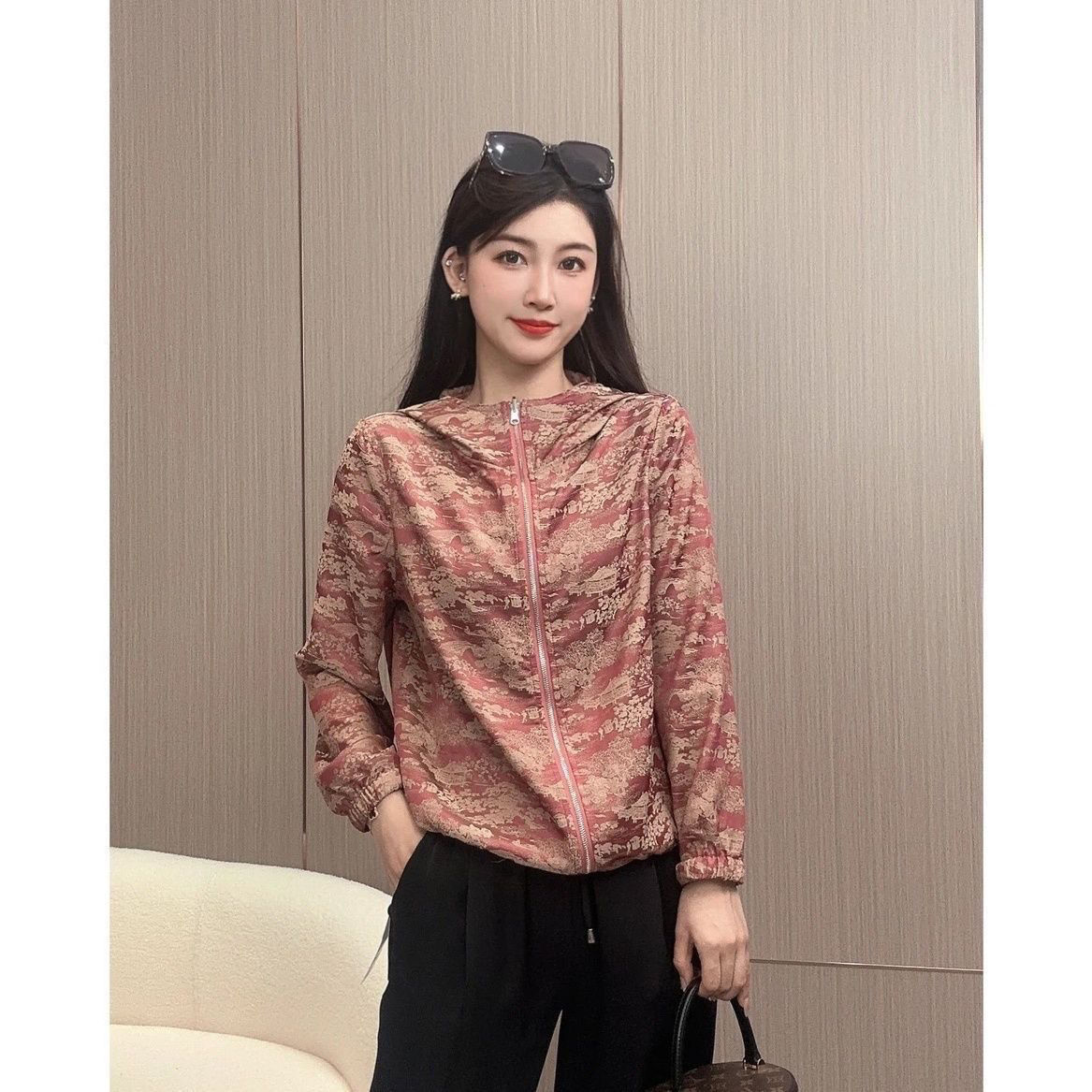 High-end authentic jacquard sun protection clothing women's jacket thin section 2023 summer new UV protection large size hooded cardigan