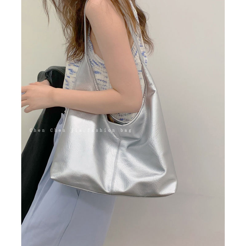 Niche Silver Underarm Bag Women's Summer 2023 New Trendy Korean Tote Bag Versatile Student Large Capacity Shoulder Bag