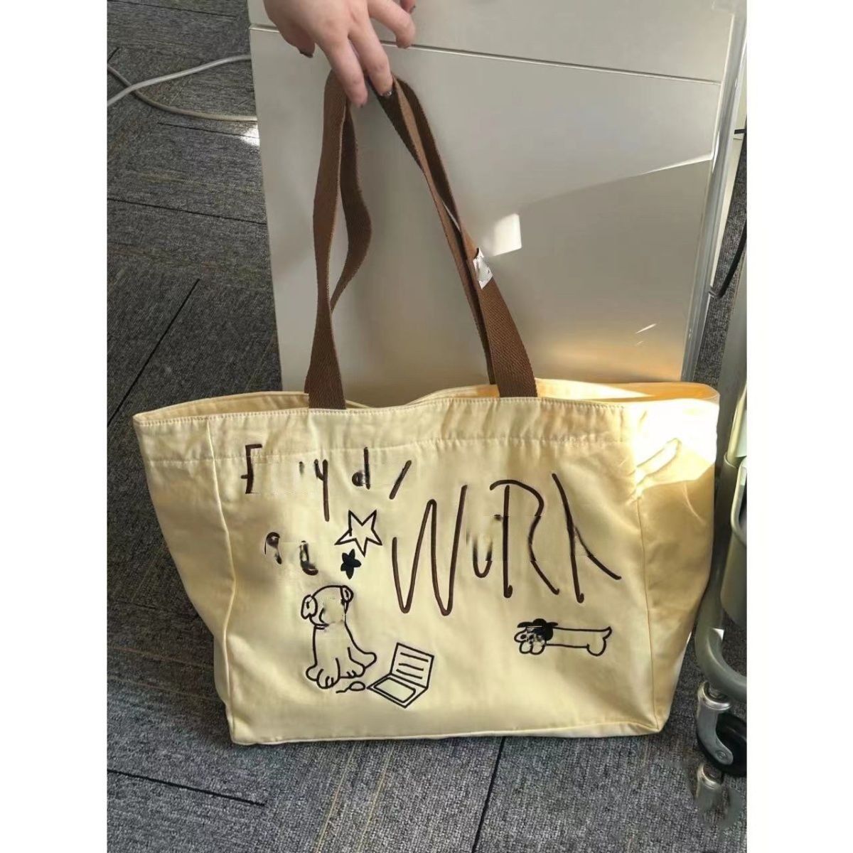 小狗帆布托特包包女2023新款法式小眾輕便外出百搭通勤手提單肩包
