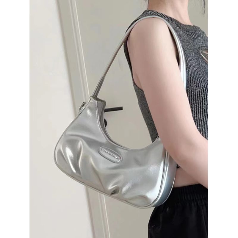 Niche texture silver bag for women 2023 new summer shoulder crossbody bag high-end pleated armpit crescent bag