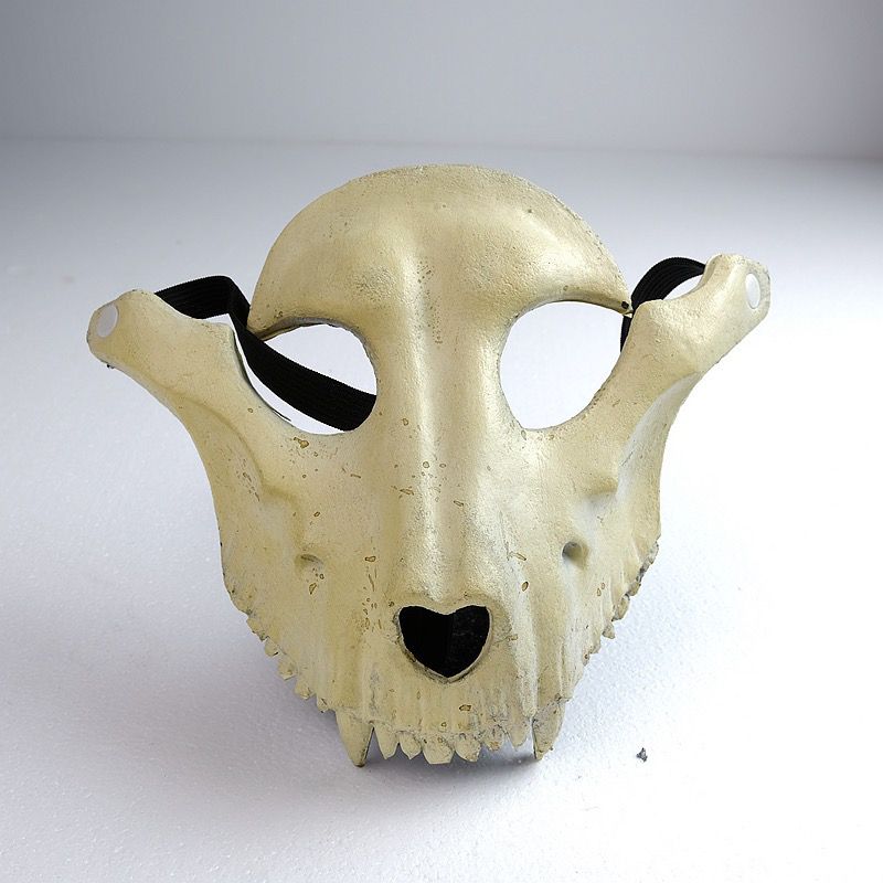 Halloween, modieuze en coole maskers laten je opvallen tussen de massa. Ga naar je feest en schitter_voghion.com