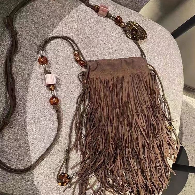 YMBHZ陸仙人同款 磨砂流蘇串珠配飾小眾設計高級斜挎小型單肩包包