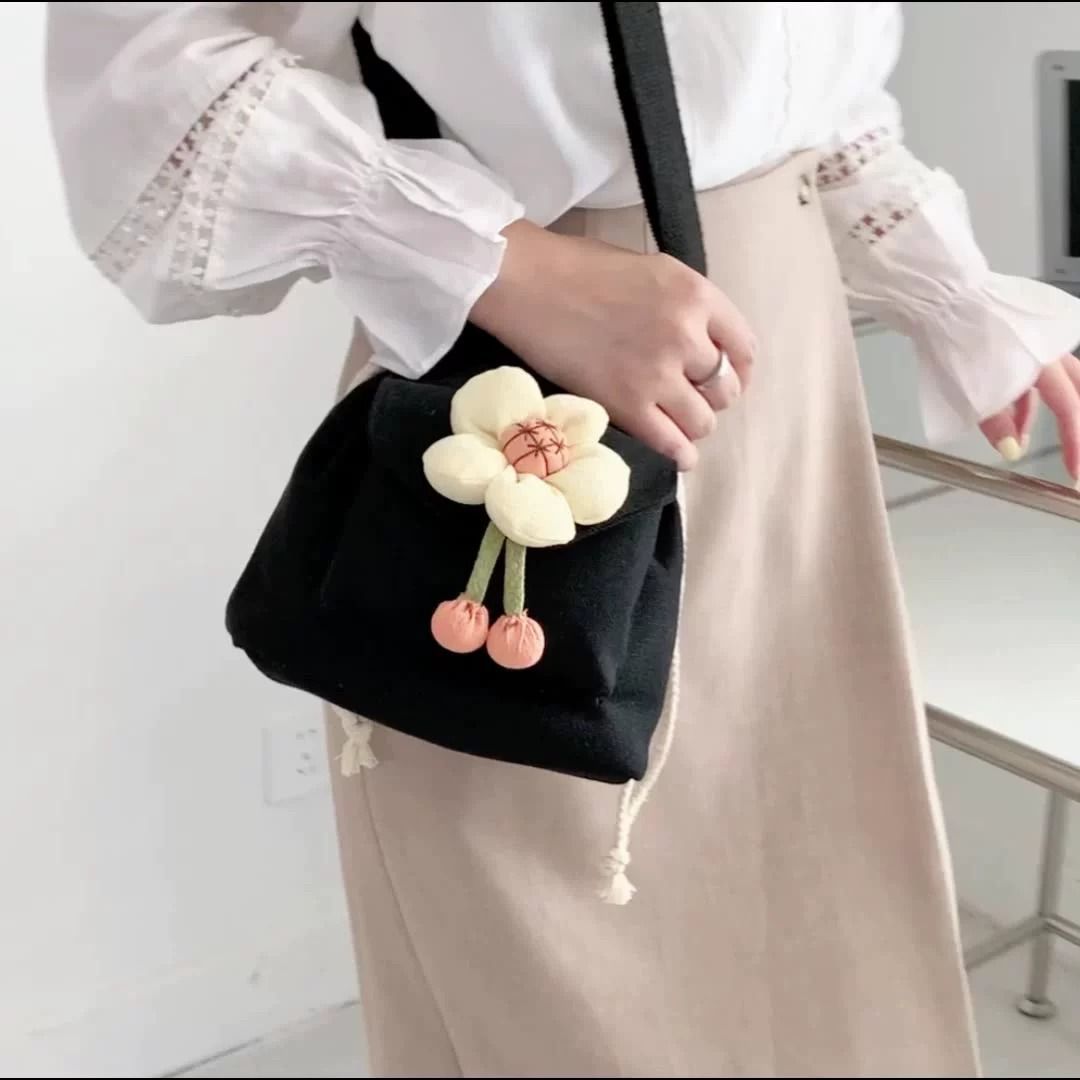 Leisure Canvas Summer New Bucket Female Cute Flower Shoulder Art Small Fresh  Crossbody Bag_voghion.com