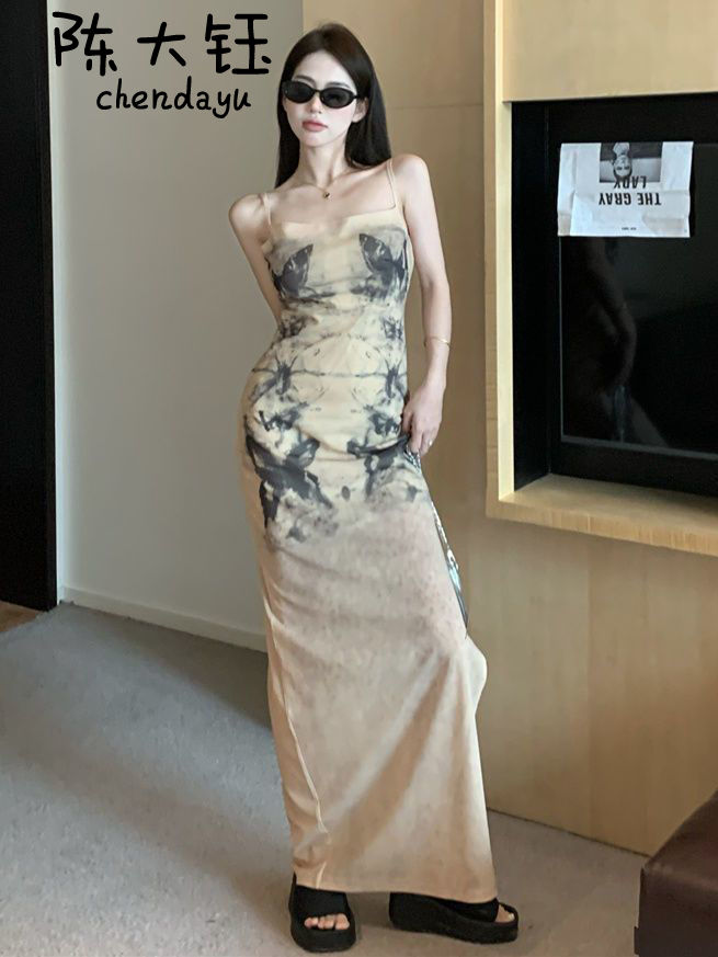 陳大鈺蝴蝶扎染新款吊帶連衣裙女法式輕熟風設計感顯瘦包臀長裙子