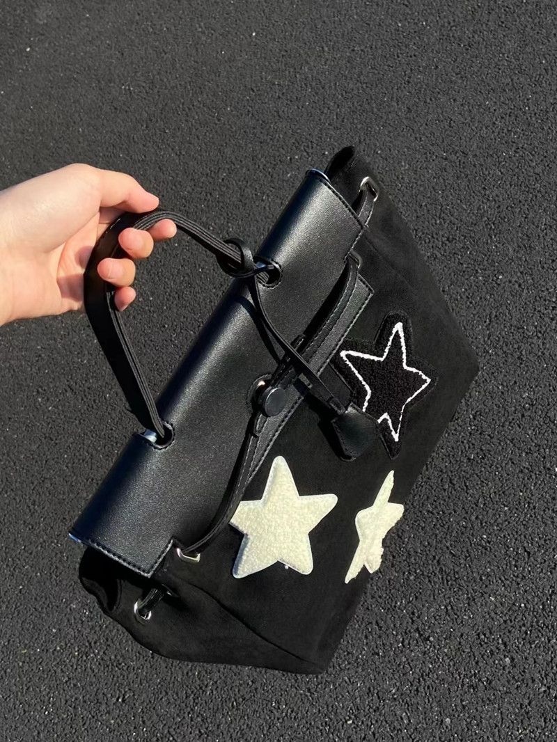 2023 new star hot girl sweet and cool style towel bag large capacity backpack niche stitching leather handbag trend
