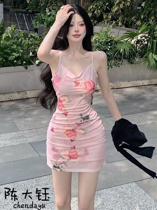陳大鈺法式碎花純欲風吊帶連衣裙甜辣妹設計感收腰開叉包臀短裙女