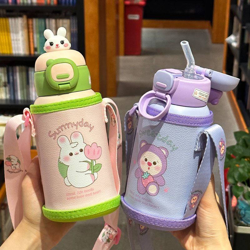 新款公仔儿童吸管保温杯高颜值卡通女生水杯幼儿园学生便携式杯子