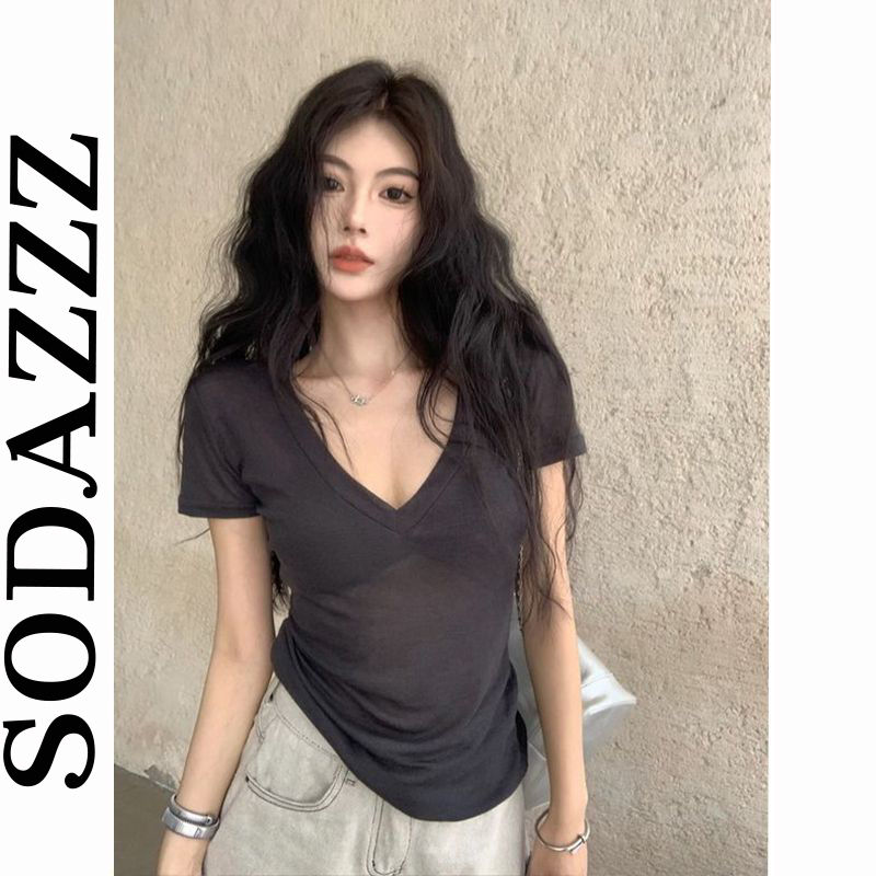 夏季新款辣妹風高級感薄款微透純欲涼爽垂感法式鎖骨V領短袖T恤女