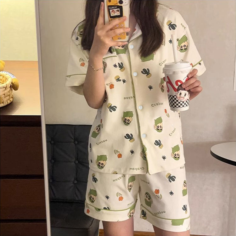 Japanese ins crayon shin-chan pajamas women's spring and autumn three-piece suit short-sleeved trousers summer home clothes can be worn outside