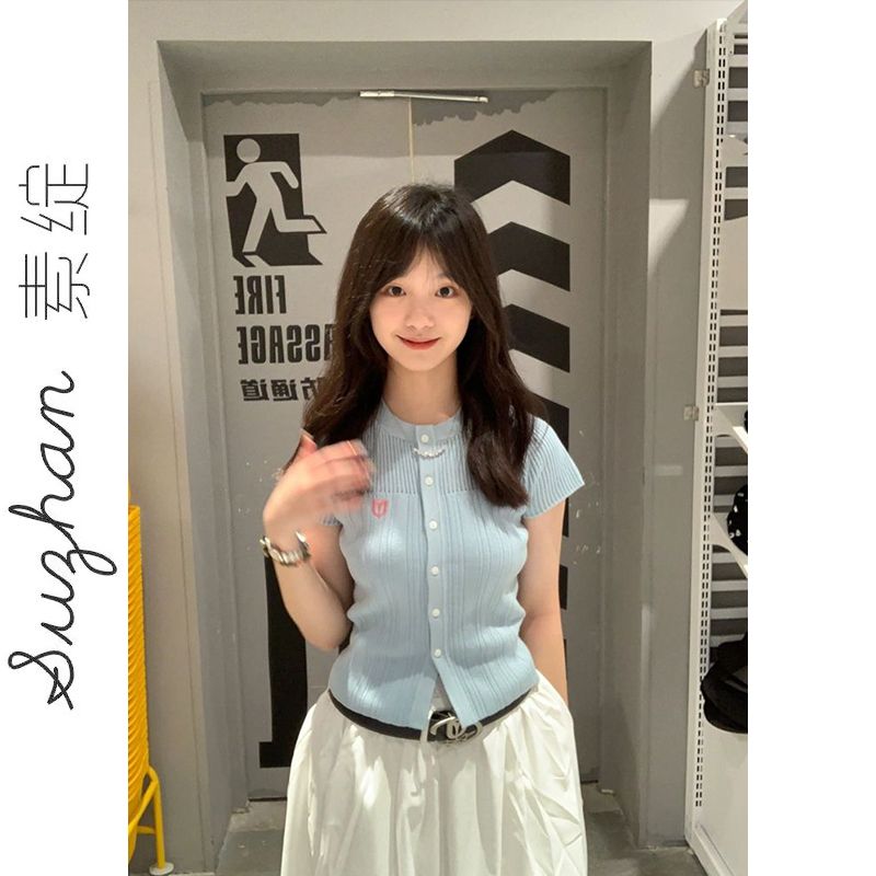 港風簡約短袖小衫夏季新款多巴胺穿搭顯瘦針織開衫圓領短款T恤女