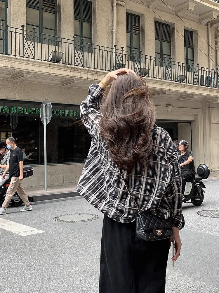 復古格子襯衫女早秋法式設計感小眾防曬襯衣外套長袖別致短款上衣