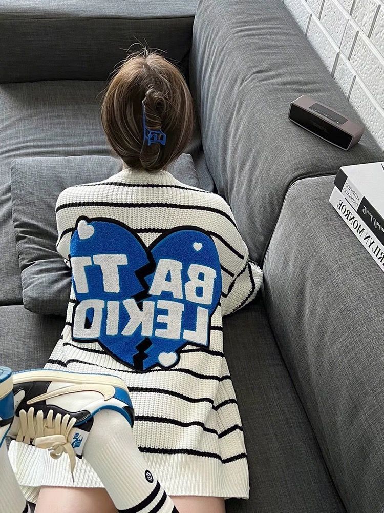毛衣2023寬鬆上衣條紋國潮愛心女風美式秋冬季情侶女裝街頭長袖