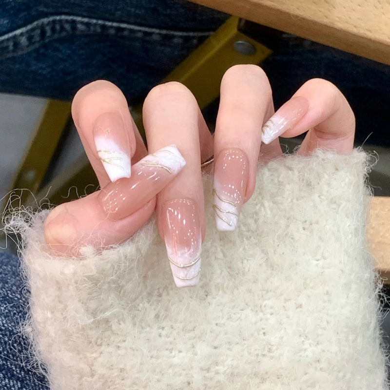【Nail家】富家千金風~冰透奶白暈染金線手工穿戴甲簡約日常美甲