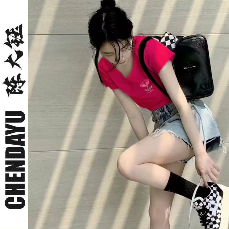 辣妹穿搭純欲風短款上衣夏季泰式小眾設計感樹莓色正肩短袖T恤女
