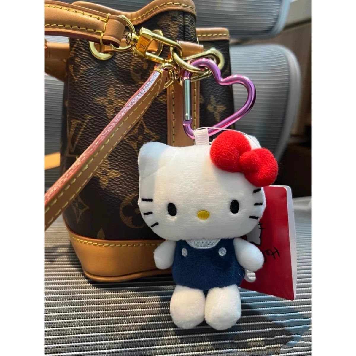 Love buckle hellokitty Hello Kitty Hello doll keychain pendant pendant gift bag plush cute