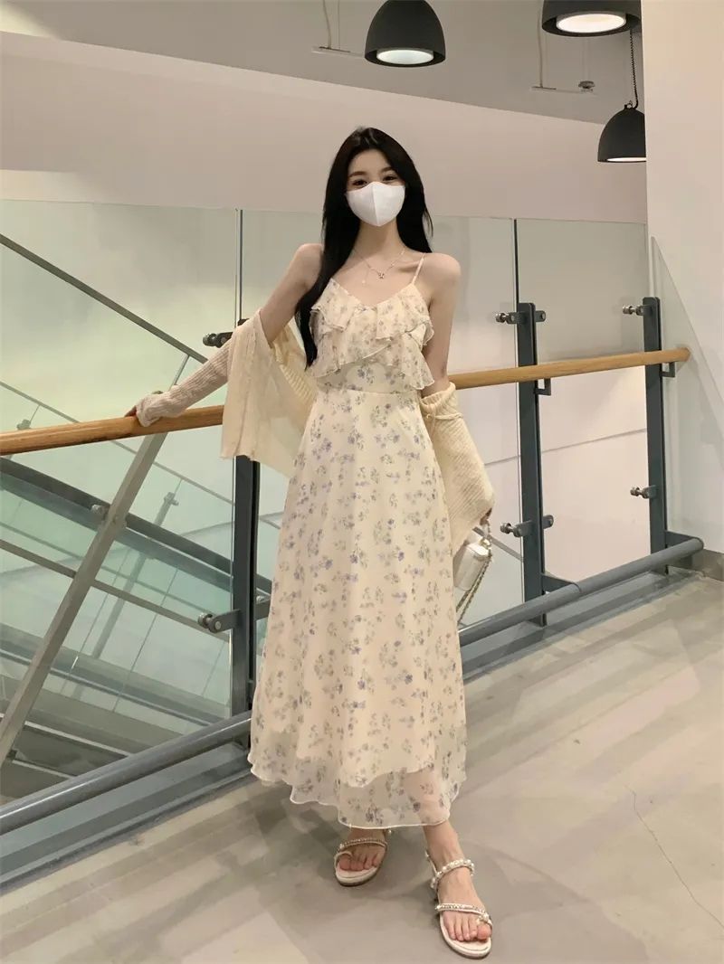 茶歇法式吊帶碎花連衣裙女夏季收腰顯瘦裙高級感溫柔風氣質裙子