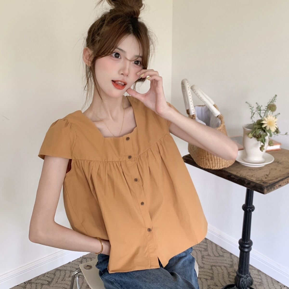 2023夏季新款韓版方領洋氣可愛顯瘦甜美單排扣純色百搭女遮肉小衫