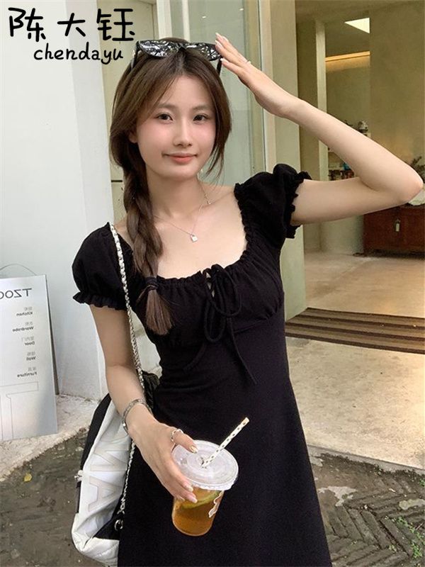 陳大鈺新款木耳邊方領連衣裙女綁帶設計感顯瘦泡泡袖甜辣a字短裙