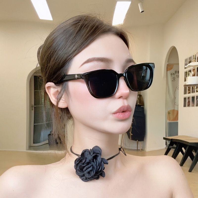 2023 New Korean Style Large Square Frame Face-Revealing Small Sunglasses Female Internet Celebrities No-Makeup Sunshade Sunglasses Trendy for Men