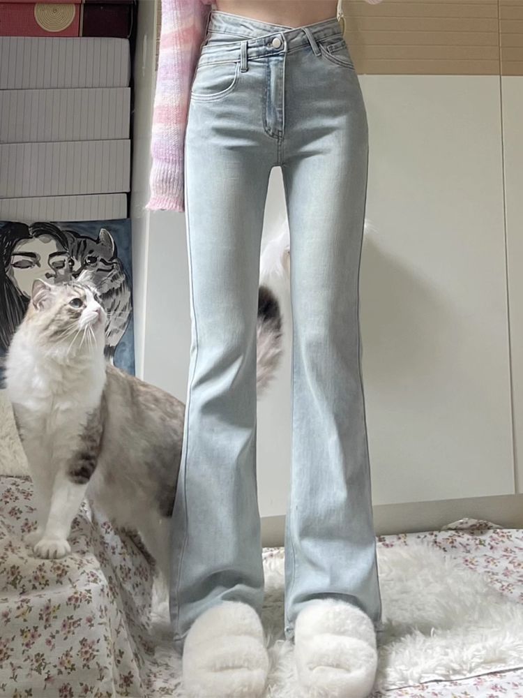 淺色交叉腰微喇叭牛仔褲女秋季新款高腰彈力顯瘦百搭直筒拖地褲子