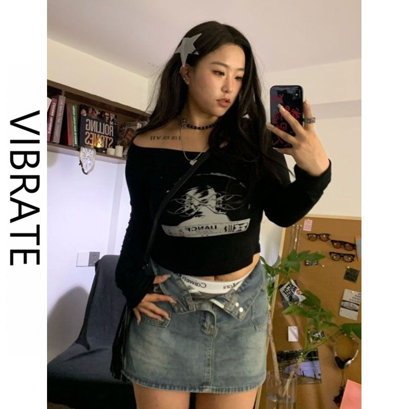 VIBRATE韓版辣妹印花一字肩內搭短款修身長袖t恤露肩打底衫上衣