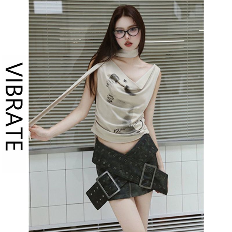 VIBRATE純欲風辣妹短款印花露肩背心女設計感盪領修身短款上衣夏