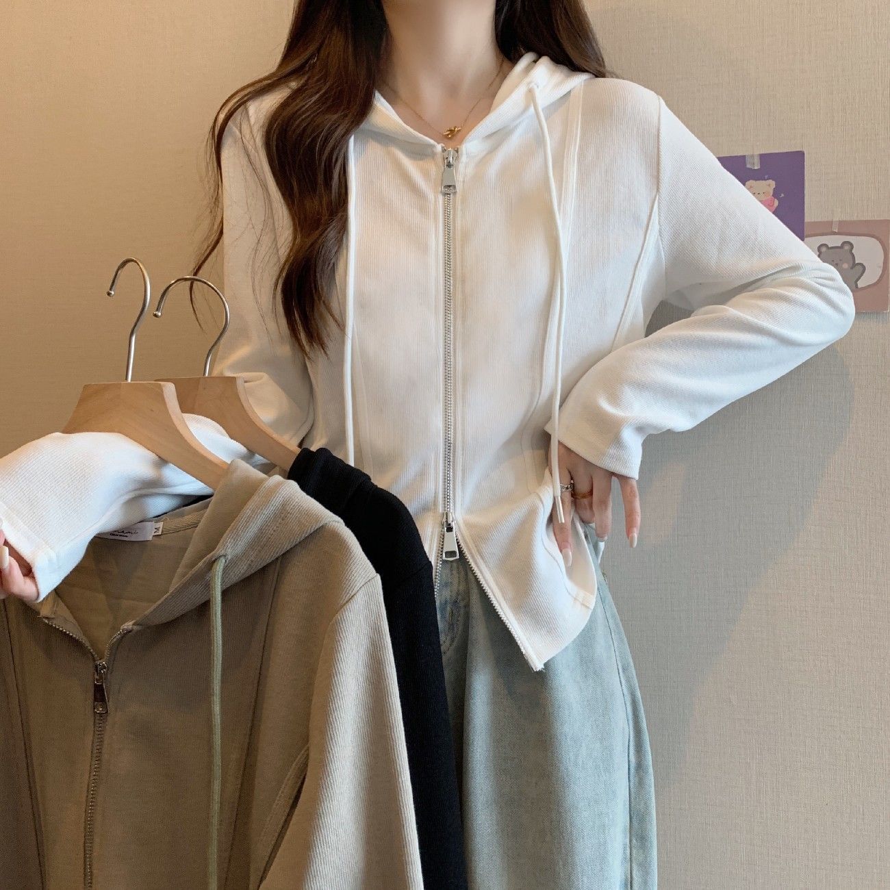 Design sense niche T-shirt women's early autumn plus size women's clothing slightly fat sister cover the flesh and look thin long-sleeved outerwear top