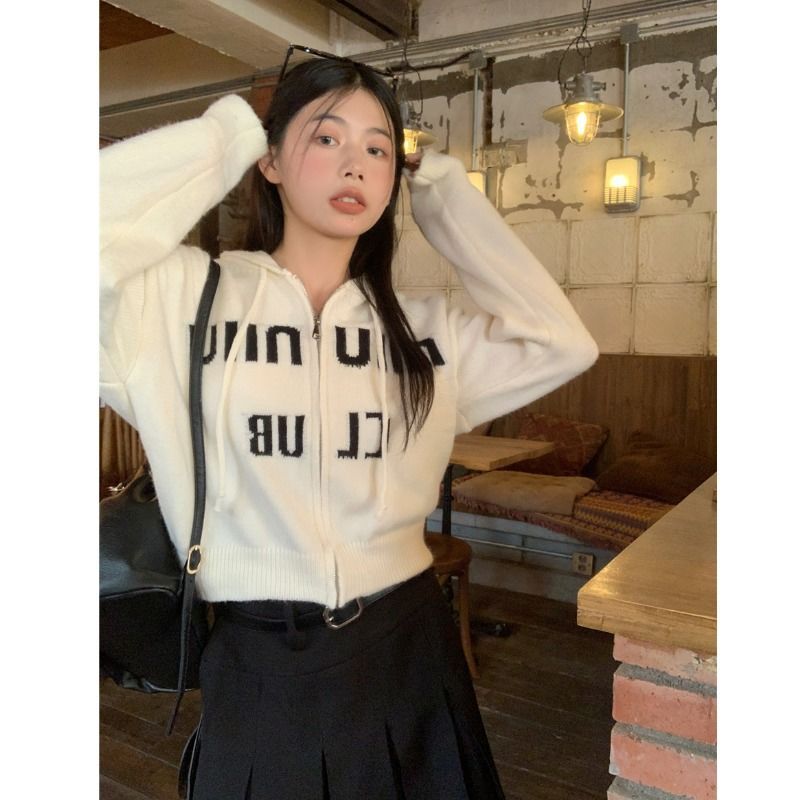 XJ家連帽短款小個子上衣女裝2023新款設計感小眾毛衣針織開衫外套